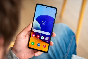 Samsung Galaxy A72 обновили до One UI 6.1