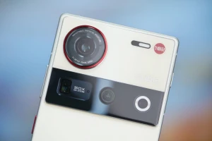 Nubia Z70 Ultra показали на живых фото