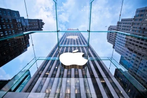 На компанию Apple подали в суд её же сотрудники