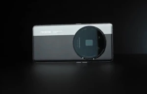 Представлен смартфон Realme Ultra со сменной оптикой