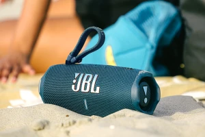 JBL представила Charge 6 и Flip 7