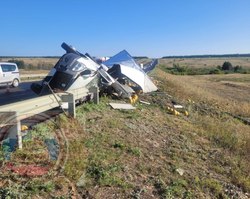 Газель с дынями разбилась о дорожный барьер, водитель погиб