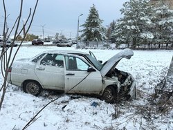 'Десятка' врезалась в столб. Водитель погиб