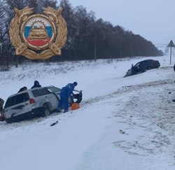 Пассажирка 'Ниссана' погибла в автоаварии в Калининском районе