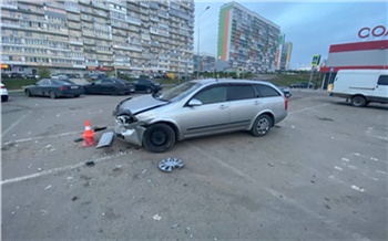 В Солнечном пьяный подросток тайком взял иномарку у родителей и разбил 10 автомобилей