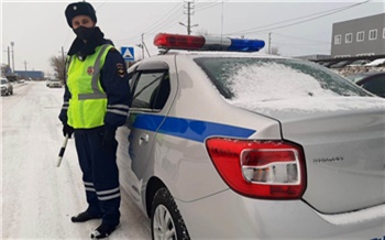 В Красноярске неопытная автоледи чуть не сбила ребенка на переходе