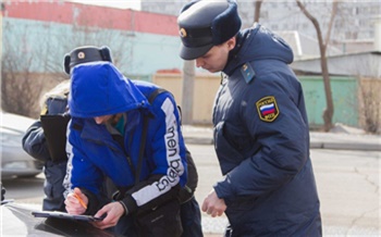 Сотрудники банка угрожали задолжавшей красноярке, притворяясь судебными приставами