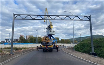 В Красноярске на развязке из Пашенного установили габаритные ворота