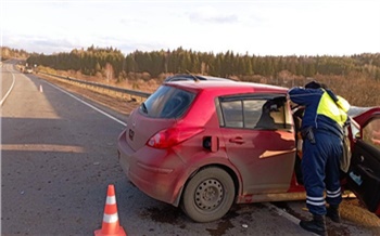 Водитель Nissan устроил ДТП с погибшим и шестью пострадавшими на трассе в Красноярском крае