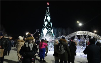 В Красноярске открылась главная городская ёлка