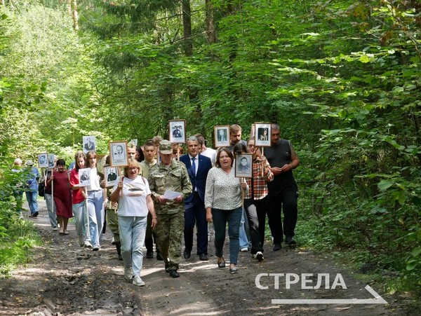 Брянские журналисты провели патриотическую акцию «Мечом и словом»