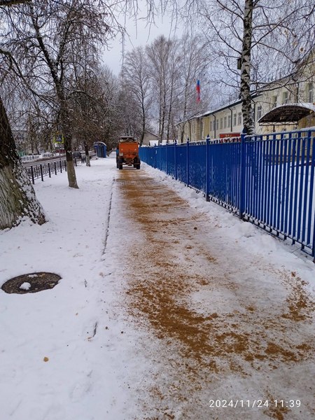 В Брянске и районах региона продолжается ликвидация последствий обильного снегопада