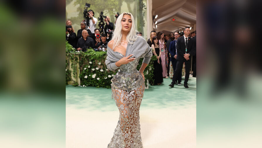 Ким Кардашьян напугала фанатов узкой талией в корсете на Met Gala