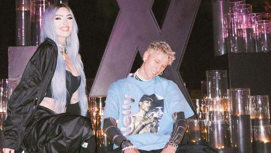 Мать рэпера Machine Gun Kelly держалась подальше от Меган Фокс на прогулке