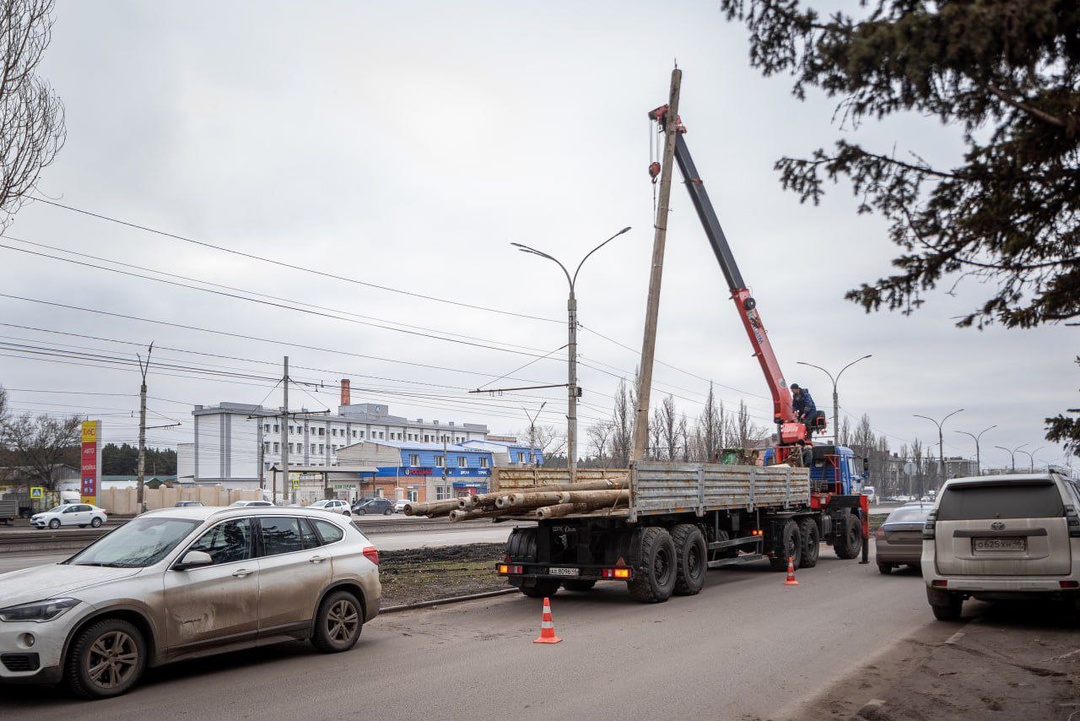 От курских водителей загородят бетонными блоками несанкционированный выезд с дублера на ул. Энгельса