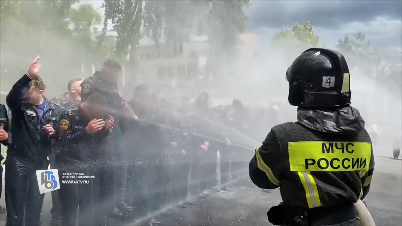 В Курске пожарные облили водой 45 студентов