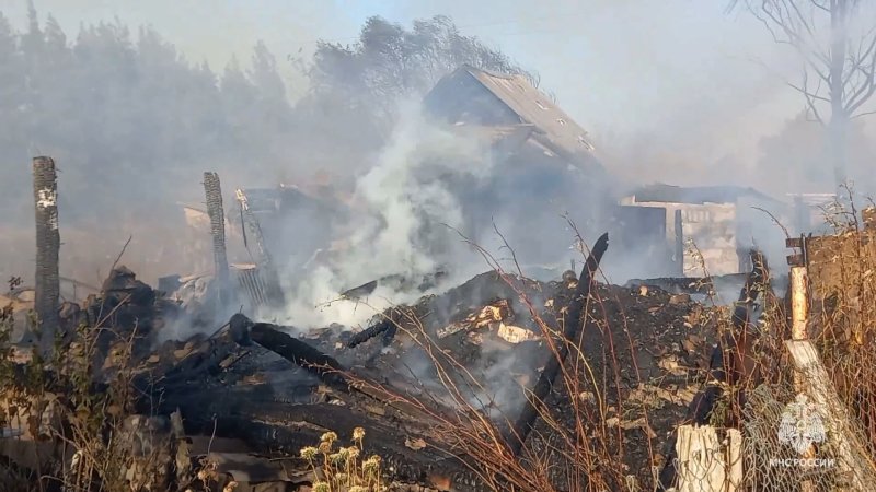 В Курской области из-за поджога сгорели 6 домов и 5 хозпостроек