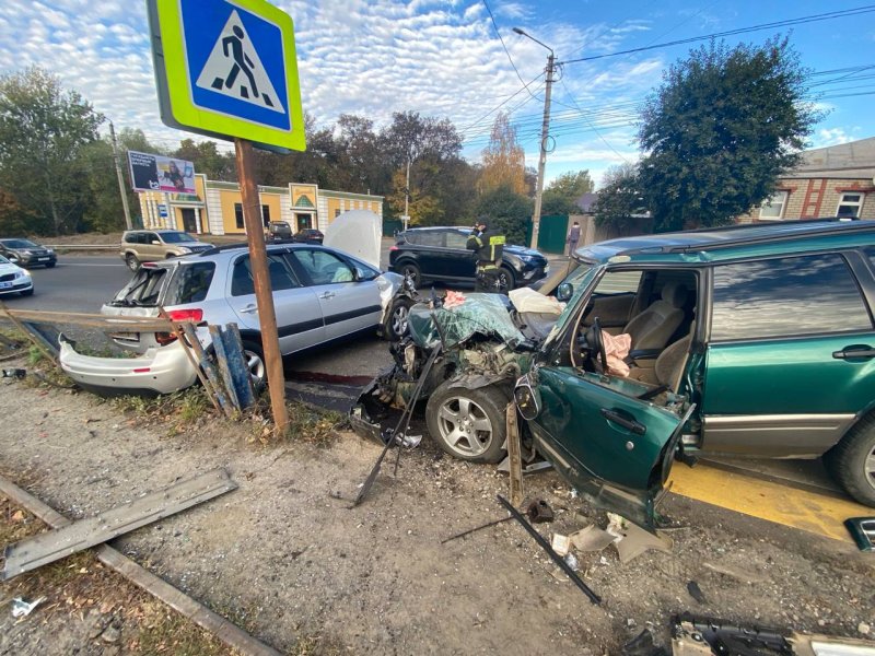 В Курске в тройном ДТП с автобусом на Красном Октябре ранены 7 человек