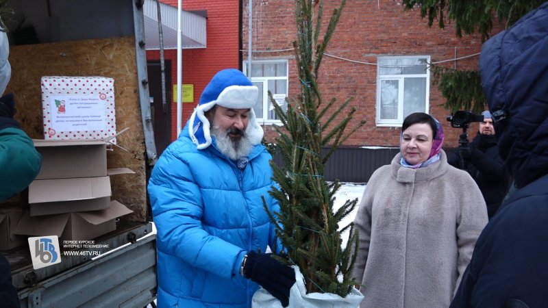 В Курскую область привезли 22 новогодних ёлки из Великого Устюга