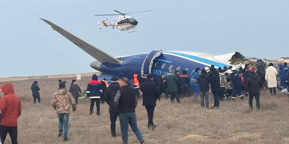 Падение летевшего в Грозный самолета в Актау сняли на видео