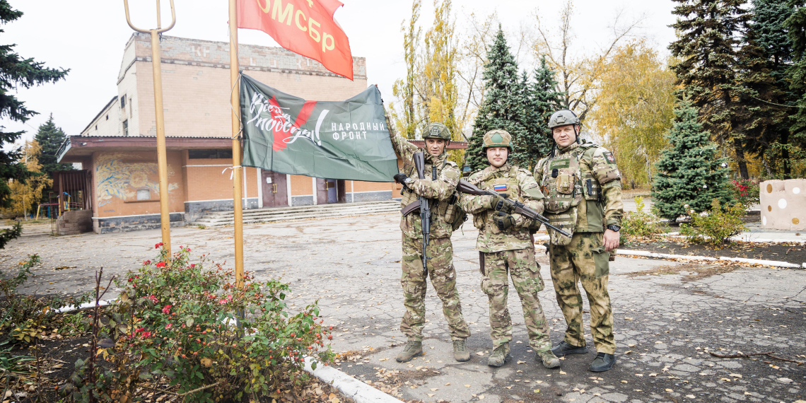 Народный фронт доставил гуманитарную помощь в недавно освобожденные города ДНР