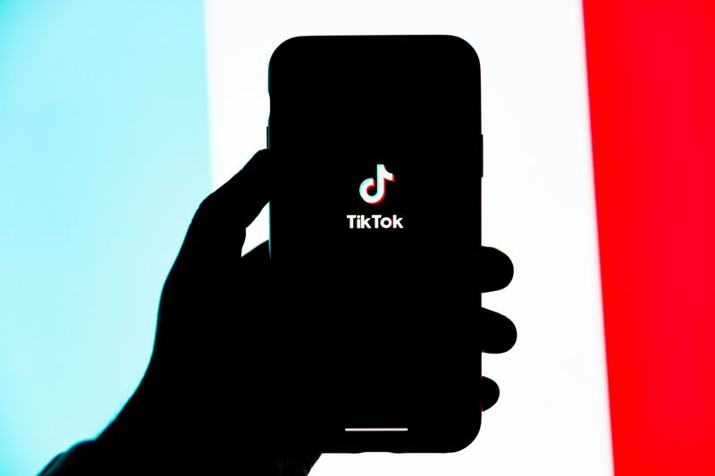 Более 30 сотрудников TikTok задержали и допросили на границе США