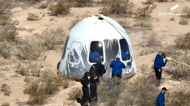 Blue Origin провела пилотируемый суборбитальный полёт впервые с августа 2022 года