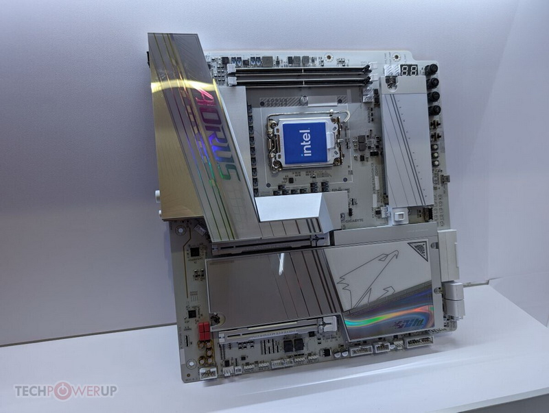 Gigabyte показала платы с LGA 1851 для Intel Core Ultra 200 и флагманские платы для Ryzen 9000