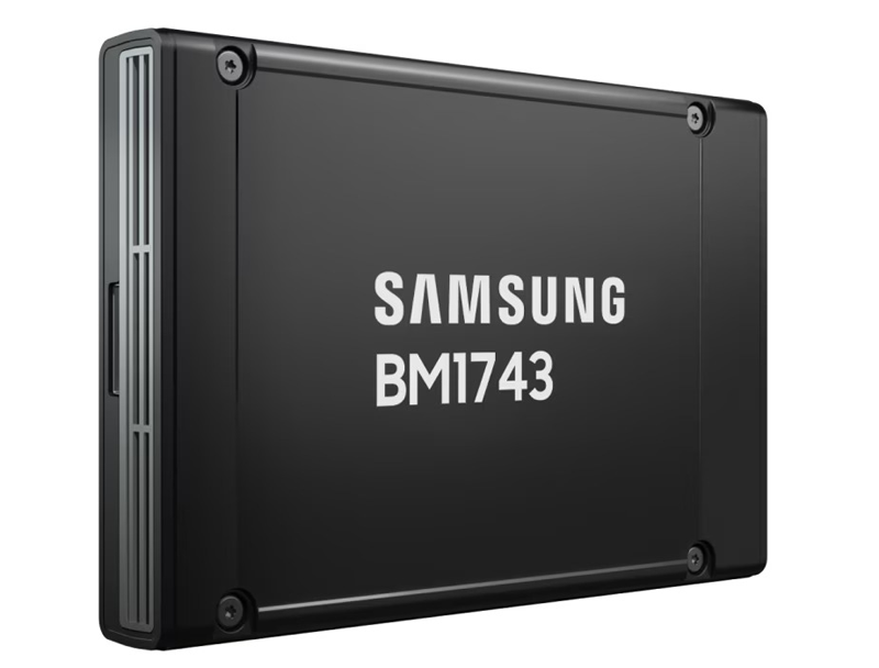 Samsung представила QLC SSD вместимостью 61,44 Тбайт