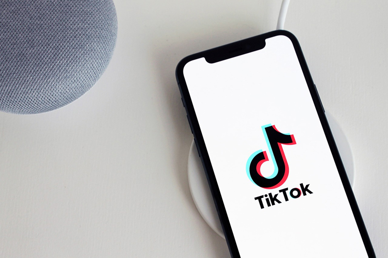 Теперь в TikTok можно находить песни, просто напевая их