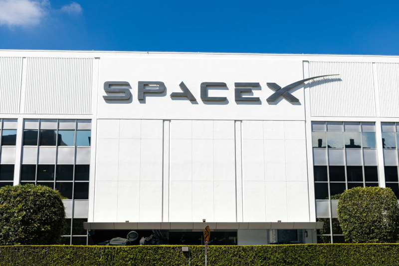 SpaceX эвакуировала сотрудников из Бразилии и предостерегла от поездок туда