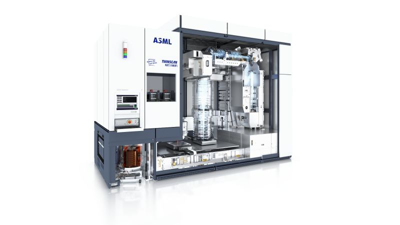 Нидерланды запретили ASML поставлять в Китай машины для DUV-литографии, на которых можно выпускать 5 и 7-нм чипы