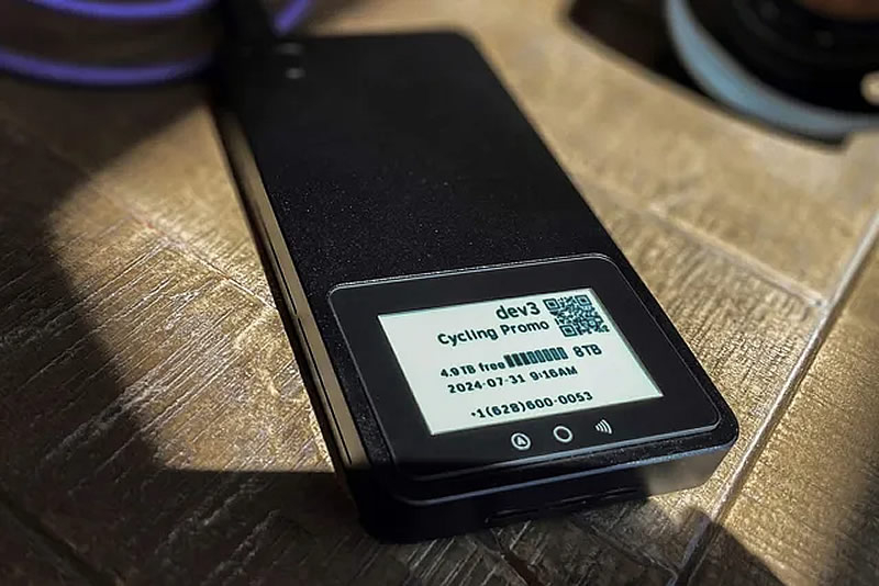 Представлен портативный SSD Iodyne Pro Mini с ультразвуковым кулером, экраном E Ink и ценой от $1495