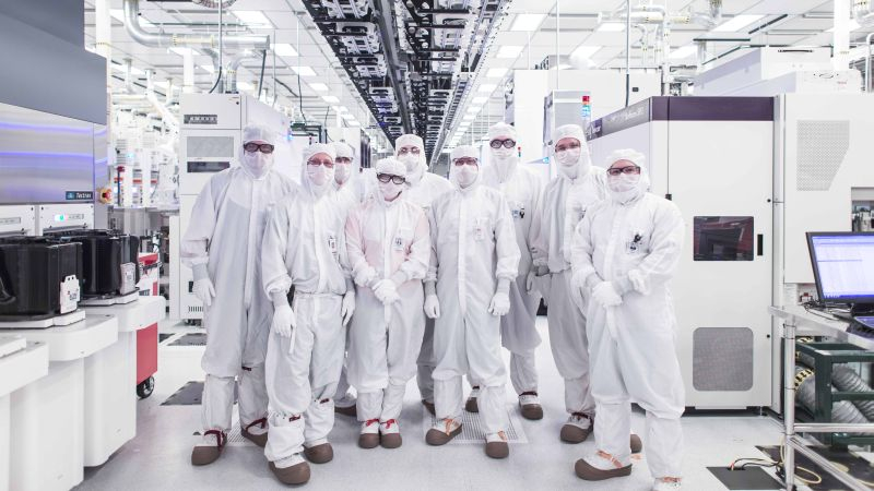 Американская GlobalFoundries оштрафована на $500 000 за поставки чипов связанной с китайской SMIC компании