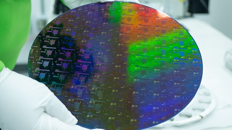 Правительство США считает GlobalFoundries хорошим кандидатом на спасение Intel