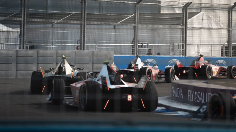 Для гонок электромобилей Formula E создали сверхбыструю зарядку — 10 % за 34 секунды