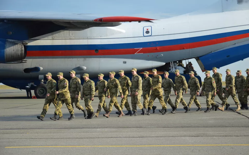 В Алтайском крае увеличили выплату для поступающих на службу по контракту