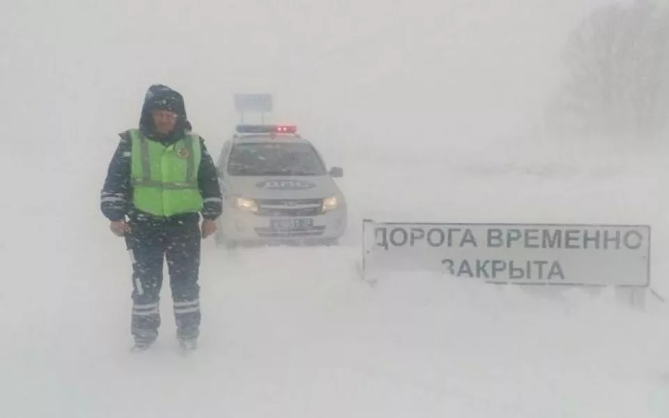 В плену непогоды: почему лучше отказаться от дальних поездок во время шторма