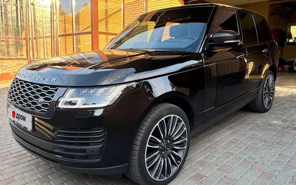 Range Rover с функцией массажа для водителя продают за 17 млн рублей в Барнауле