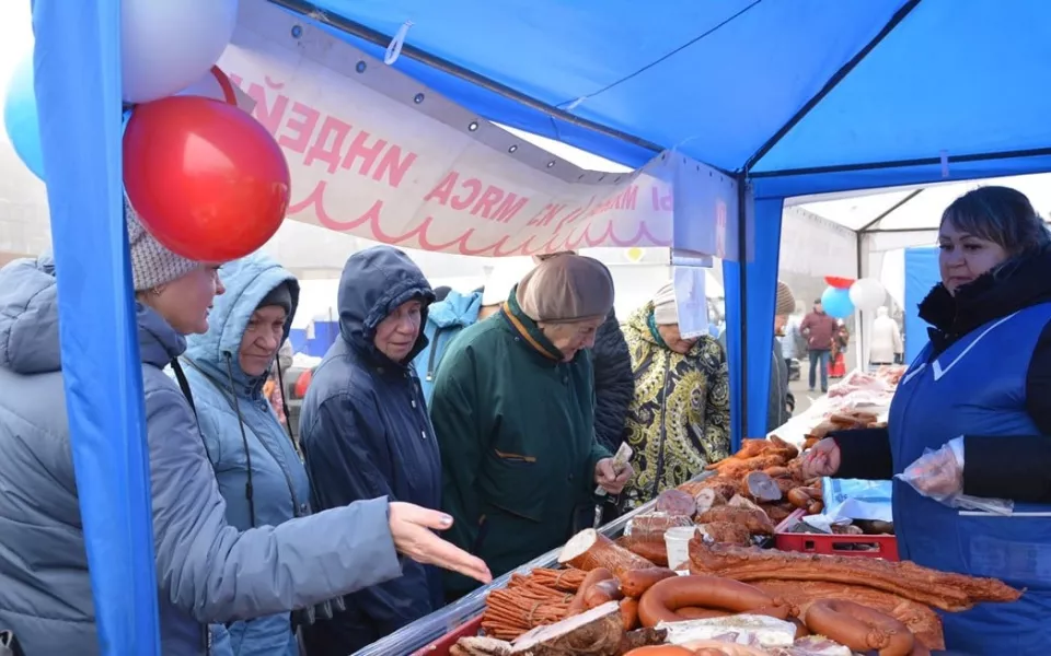 В Барнауле прошли финальные ярмарки накануне Дня народного единства. Фото