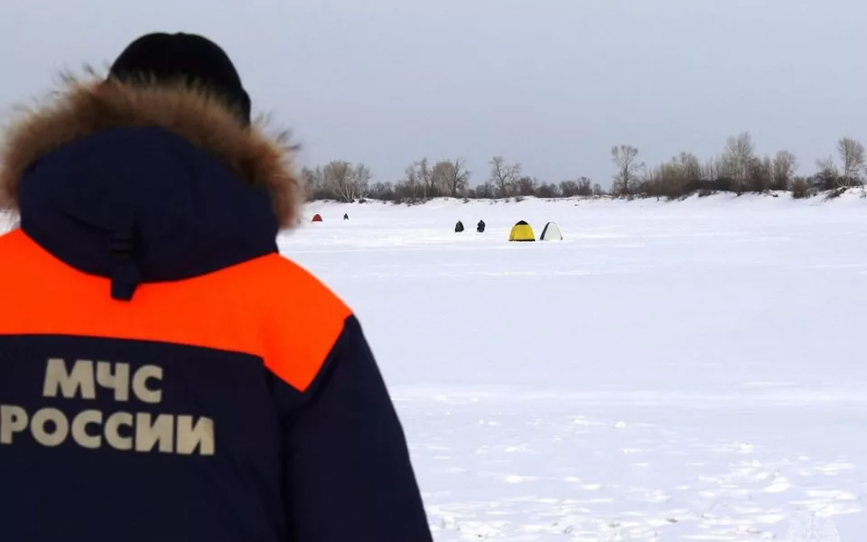 В Алтайском крае рыбак провалился под хрупкий лед и утонул