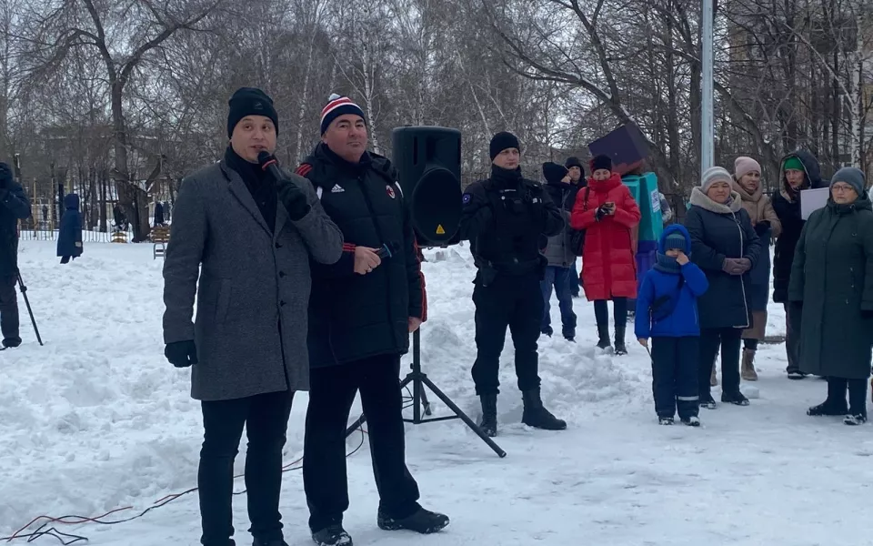 В Барнауле торжественно открыли сквер на месте пустыря на Гущина