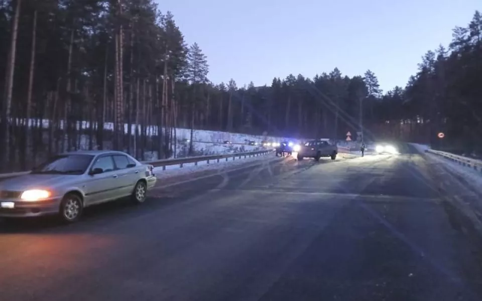 В Горном Алтае произошло ДТП с участием трех авто. Пострадал один из водителей