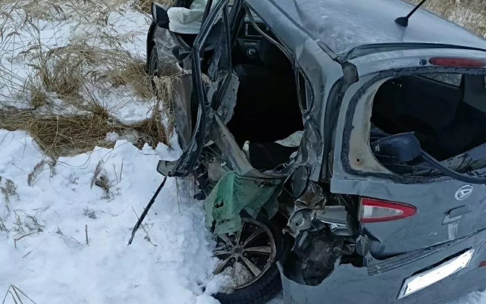 Многодетная мать и ребенок погибли в аварии под Новосибирском по вине отца без прав