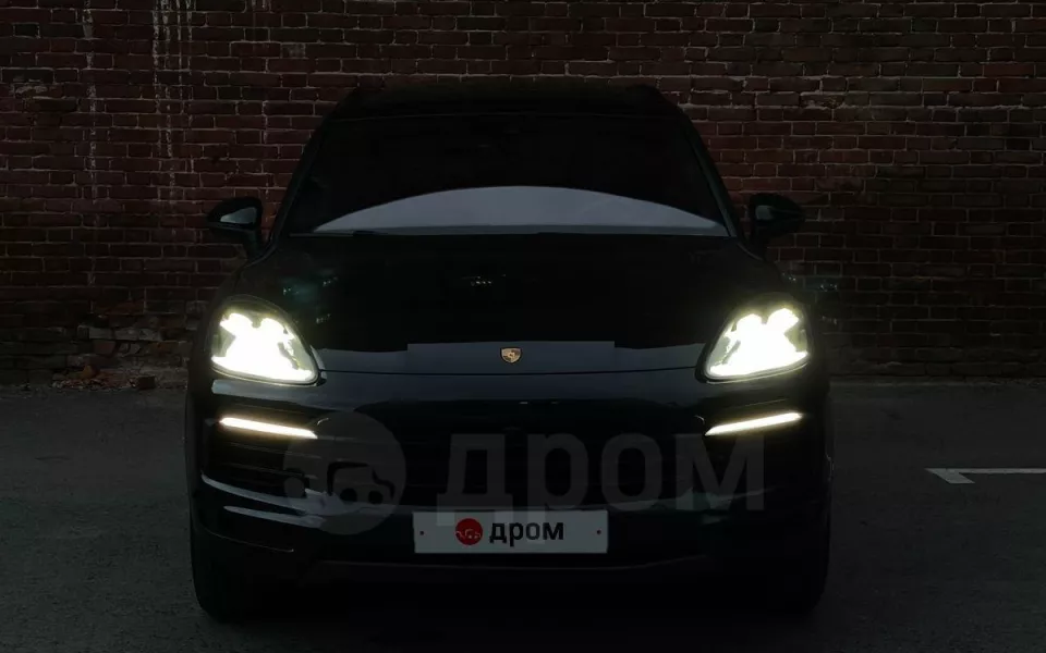 Porsche Cayenne с 'ночным видением' продают за 11,4 млн рублей в Барнауле. Фото