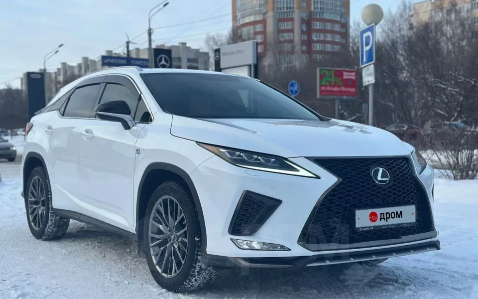 Lexus в керамике и с GPS-сигнализацией продают за 6,4 млн рублей в Барнауле