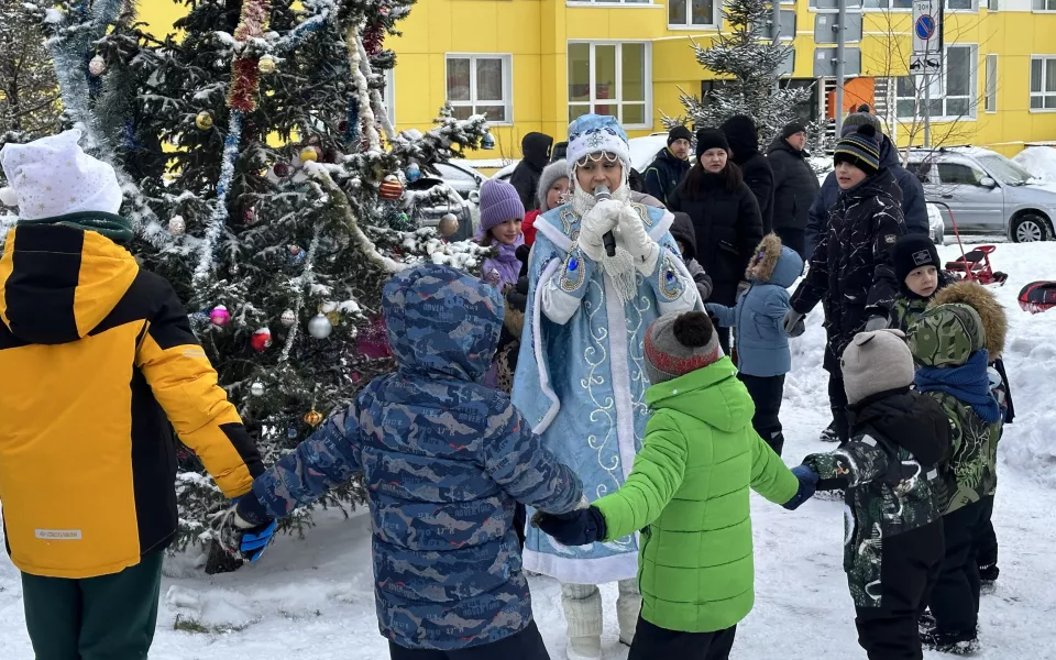 Традиция радости. Празднование Нового года в ЖК компании 'Алгоритм' объединяет семьи