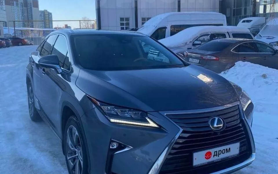 Lexus RX300 в комплектации макси продают в Барнауле за 5,2 млн рублей. Фото