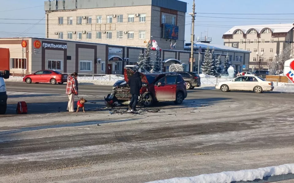 В селе Горного Алтая столкнулись две легковые машины