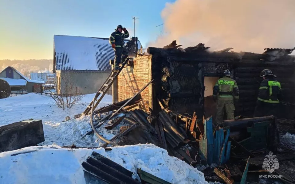 Женщина погибла при пожаре в Первомайском районе Алтайского края